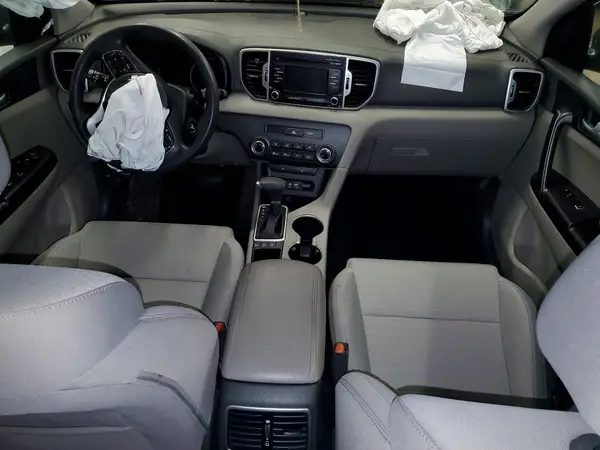 KNDPMCACXH7170205 2017 KIA SPORTAGE - Image 8