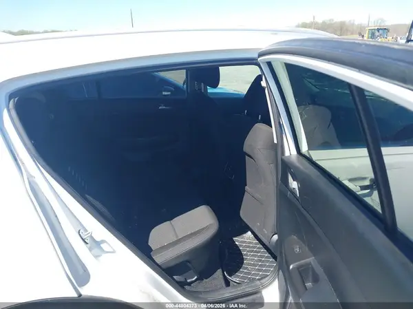 KNDPMCACXH7200965 2017 KIA SPORTAGE - Image 8