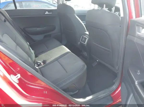 KNDPMCACXH7203266 2017 KIA SPORTAGE - Image 8