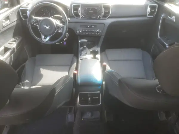 KNDPMCACXH7218902 2017 KIA SPORTAGE - Image 8