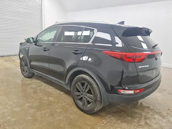 KNDPMCACXH7241242 2017 KIA SPORTAGE - Image 2