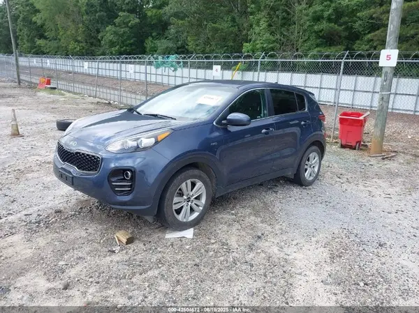 KNDPMCACXH7243055 2017 KIA SPORTAGE - Image 2