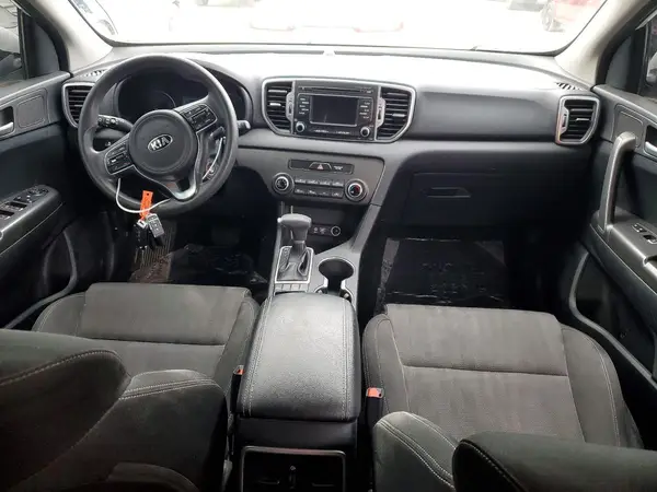 KNDPMCACXH7262401 2017 KIA SPORTAGE - Image 8