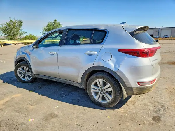 KNDPMCACXH7264939 2017 KIA SPORTAGE - Image 2