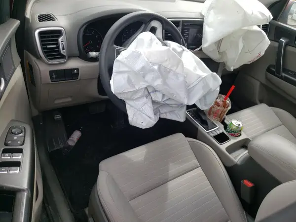 KNDPMCACXH7264990 2017 KIA SPORTAGE - Image 8