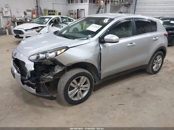 KNDPMCACXH7266139 2017 KIA SPORTAGE - Image 2