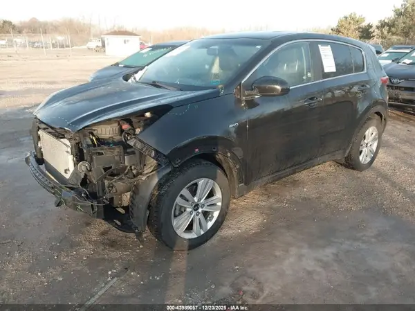 KNDPMCACXH7273768 2017 KIA SPORTAGE - Image 2
