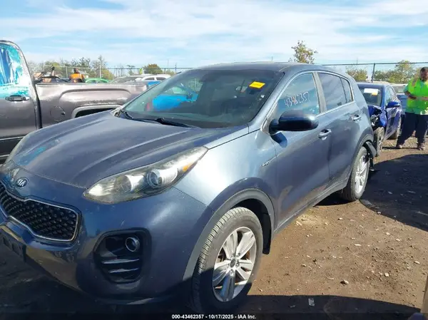 KNDPMCACXH7273852 2017 KIA SPORTAGE - Image 2