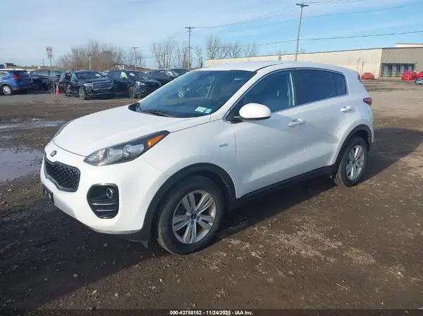 KNDPMCACXH7276766 2017 KIA SPORTAGE - Image 2