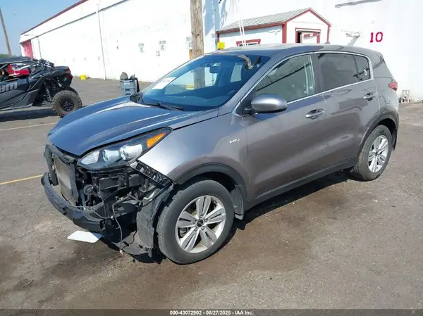 KNDPMCACXH7289680 2017 KIA SPORTAGE - Image 2