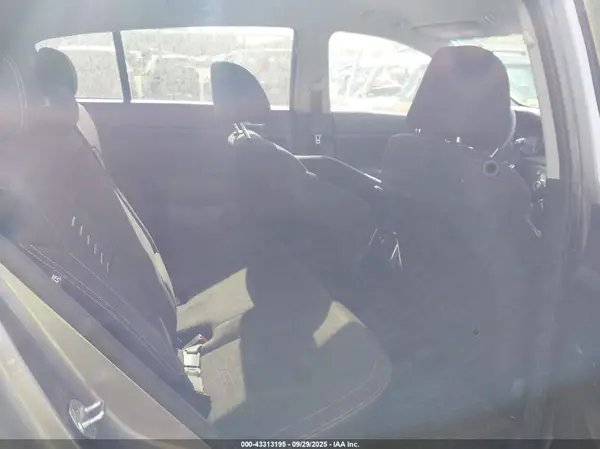 KNDPMCACXJ7306841 2018 KIA SPORTAGE - Image 8