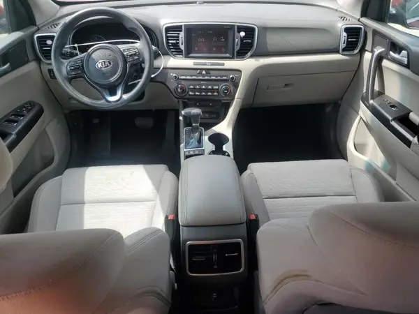 KNDPMCACXJ7327057 2018 KIA SPORTAGE - Image 8
