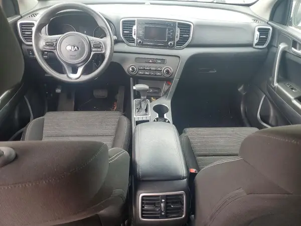 KNDPMCACXJ7330752 2018 KIA SPORTAGE - Image 8