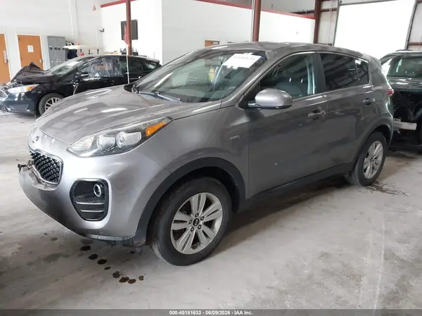 KNDPMCACXJ7341346 2018 KIA SPORTAGE - Image 2