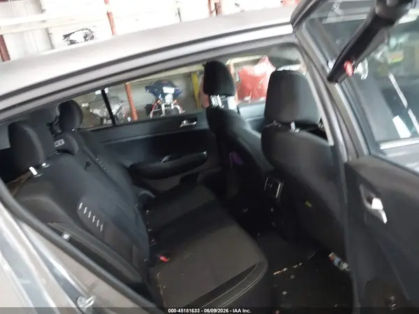 KNDPMCACXJ7341346 2018 KIA SPORTAGE - Image 8