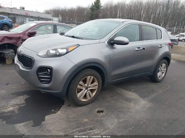 KNDPMCACXJ7350211 2018 KIA SPORTAGE - Image 2