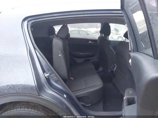 KNDPMCACXJ7355652 2018 KIA SPORTAGE - Image 8