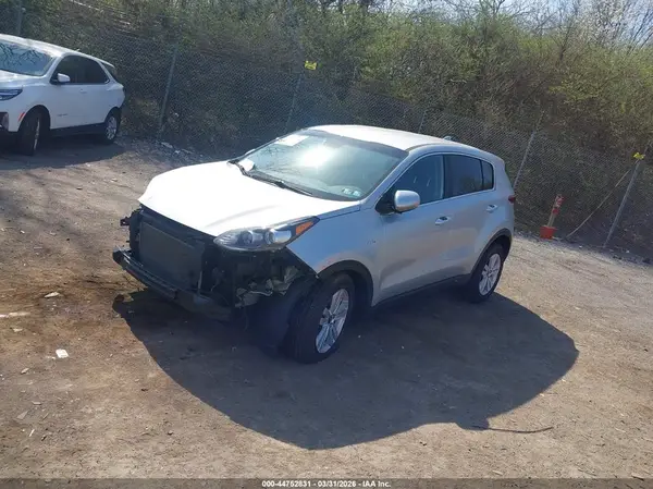 KNDPMCACXJ7359099 2018 KIA SPORTAGE - Image 2