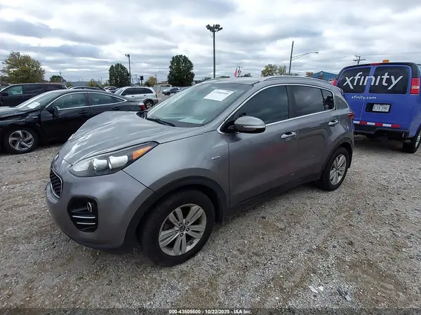 KNDPMCACXJ7361953 2018 KIA SPORTAGE - Image 2