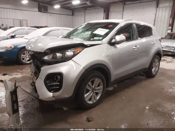KNDPMCACXJ7363556 2018 KIA SPORTAGE - Image 2