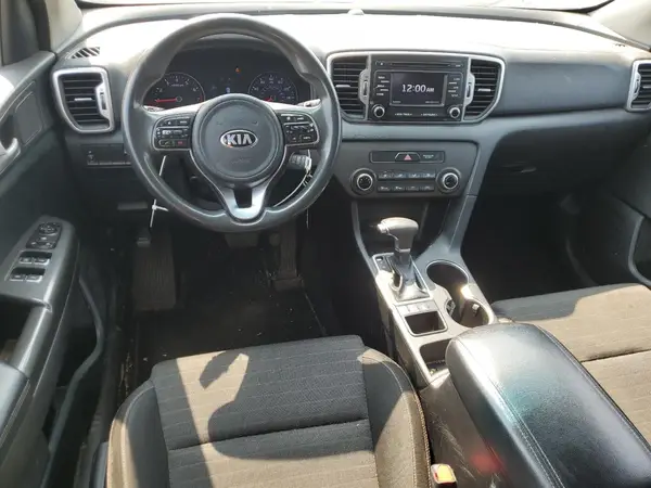 KNDPMCACXJ7367140 2018 KIA SPORTAGE - Image 8