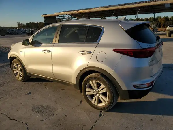 KNDPMCACXJ7370104 2018 KIA SPORTAGE - Image 2