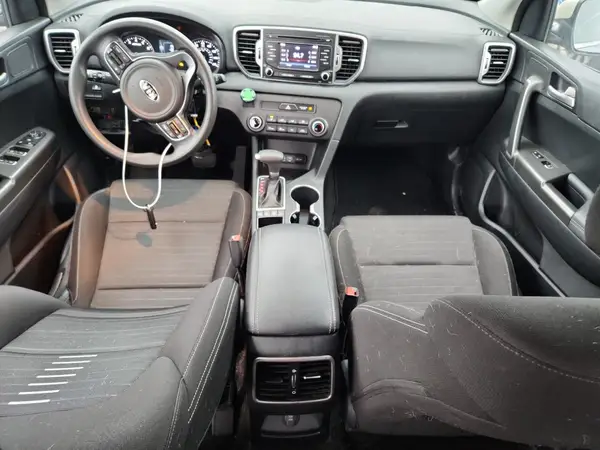 KNDPMCACXJ7372001 2018 KIA SPORTAGE - Image 8