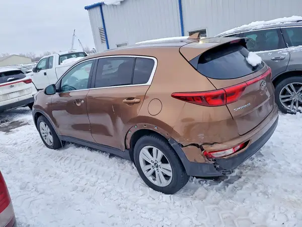 KNDPMCACXJ7379269 2018 KIA SPORTAGE - Image 2