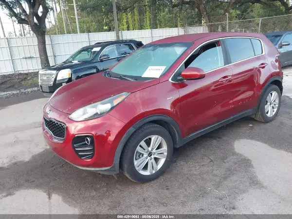 KNDPMCACXJ7379451 2018 KIA SPORTAGE - Image 2