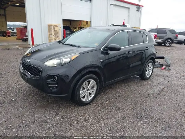 KNDPMCACXJ7388201 2018 KIA SPORTAGE - Image 2