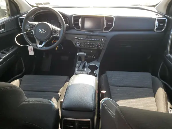 KNDPMCACXJ7406938 2018 KIA SPORTAGE - Image 8
