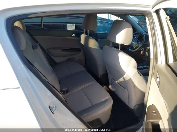 KNDPMCACXJ7407586 2018 KIA SPORTAGE - Image 8