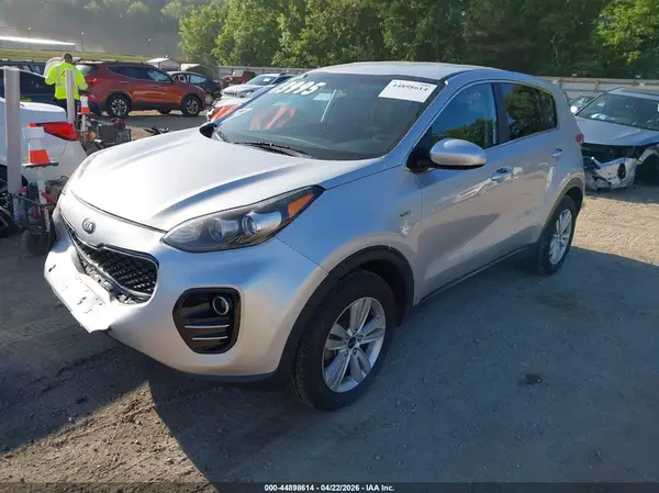 KNDPMCACXJ7414280 2018 KIA SPORTAGE - Image 2