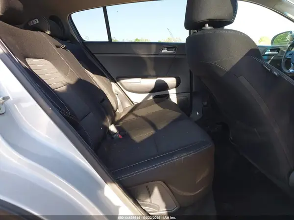 KNDPMCACXJ7414280 2018 KIA SPORTAGE - Image 8