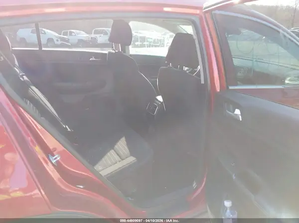 KNDPMCACXJ7419141 2018 KIA SPORTAGE - Image 8