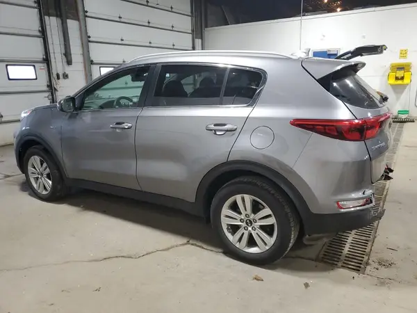 KNDPMCACXJ7421830 2018 KIA SPORTAGE - Image 2