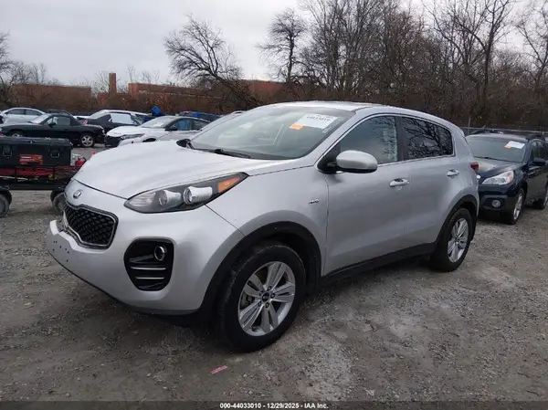 KNDPMCACXJ7423447 2018 KIA SPORTAGE - Image 2