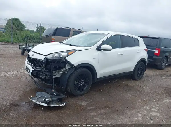 KNDPMCACXJ7426686 2018 KIA SPORTAGE - Image 2