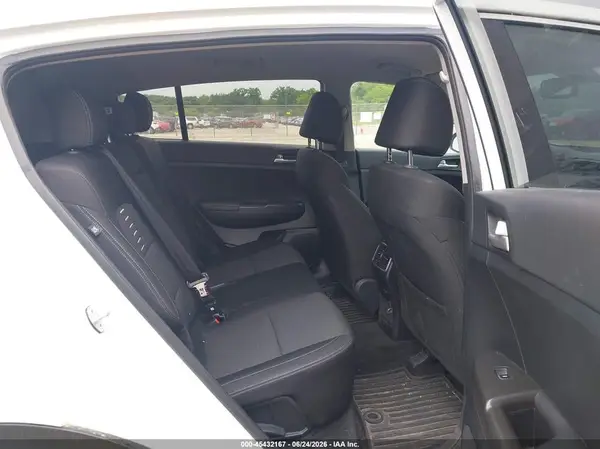 KNDPMCACXJ7426686 2018 KIA SPORTAGE - Image 8