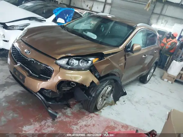 KNDPMCACXJ7446520 2018 KIA SPORTAGE - Image 2
