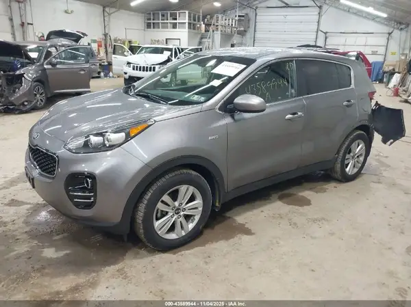 KNDPMCACXJ7447747 2018 KIA SPORTAGE - Image 2