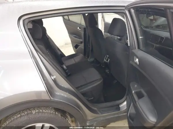 KNDPMCACXJ7447747 2018 KIA SPORTAGE - Image 8