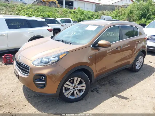KNDPMCACXJ7480215 2018 KIA SPORTAGE - Image 2