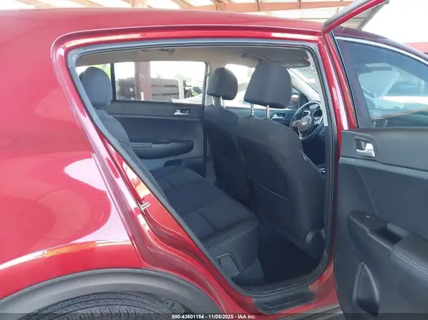 KNDPMCACXK7565895 2019 KIA SPORTAGE - Image 8