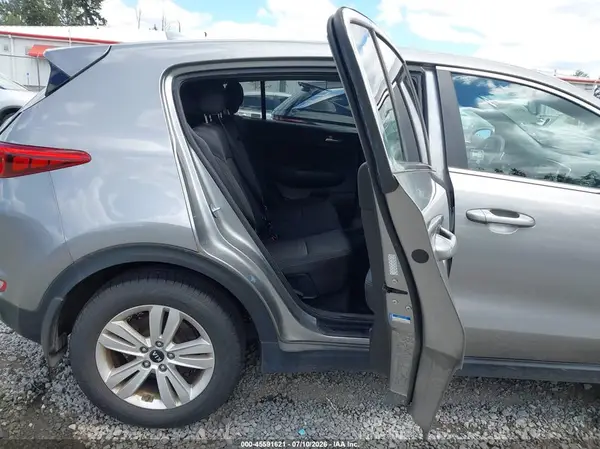 KNDPMCACXK7568764 2019 KIA SPORTAGE - Image 8