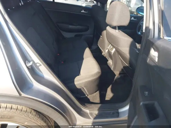 KNDPMCACXK7591848 2019 KIA SPORTAGE - Image 8