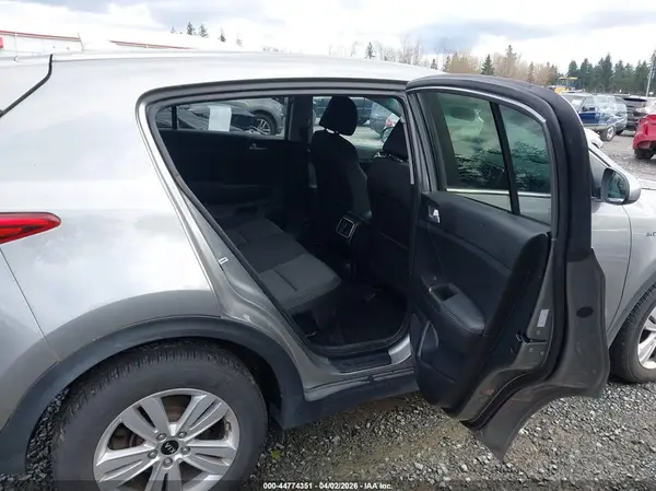 KNDPMCACXK7592398 2019 KIA SPORTAGE - Image 8