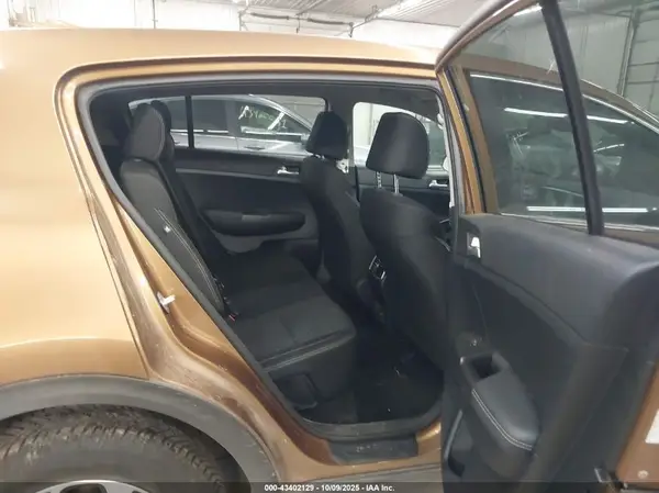 KNDPMCACXM7843469 2021 KIA SPORTAGE - Image 8