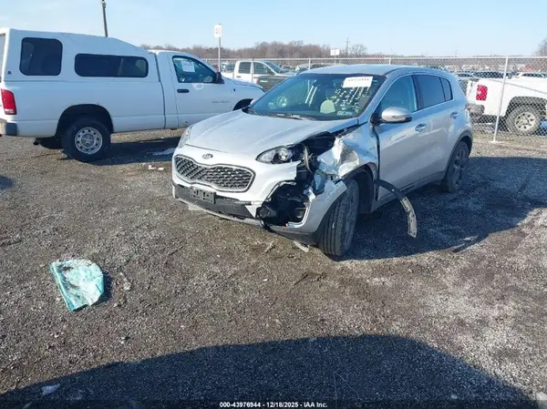 KNDPMCACXN7954055 2022 KIA SPORTAGE - Image 2