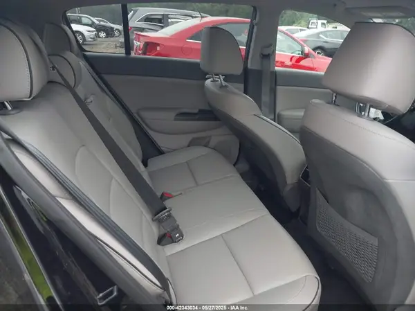 KNDPN3AC0H7075861 2017 KIA SPORTAGE - Image 8